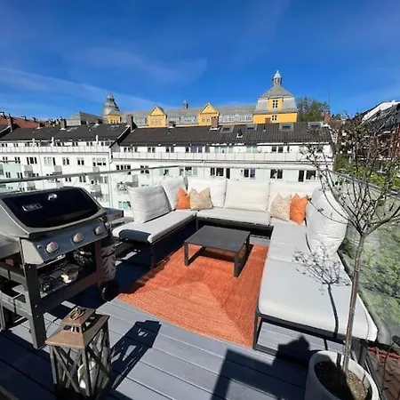 Penthouse With Unique Rooftop Terrace Leilighet