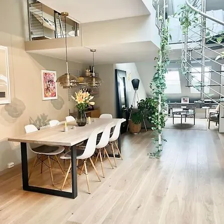 Penthouse With Unique Rooftop Terrace Leilighet